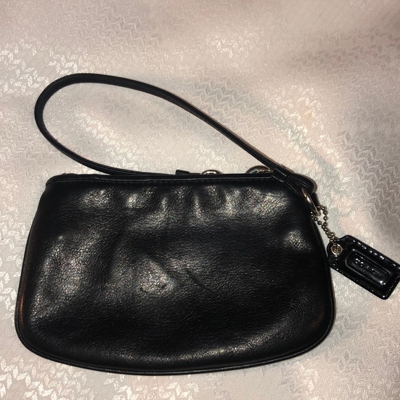 Great condition - Coach Wristlet - Picture 3 of 8